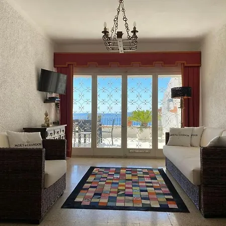 Holiday home Casacarl Comfortable Roses